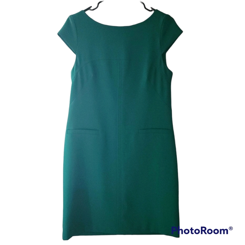 💥VINCE CAMUTO💥 SIZE 6 💥GREEN DESIGNER 👗 DRESS 💥 FRONT POCKETS 😍 💥